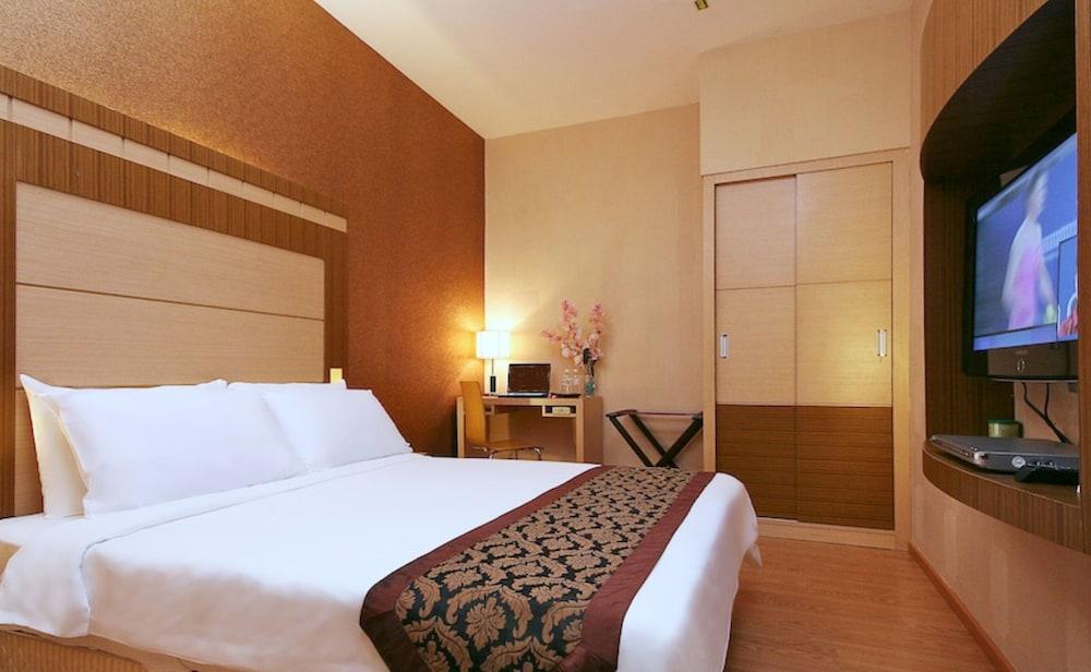Courtyard Hotel 1Borneo Kota Kinabalu Exteriör bild