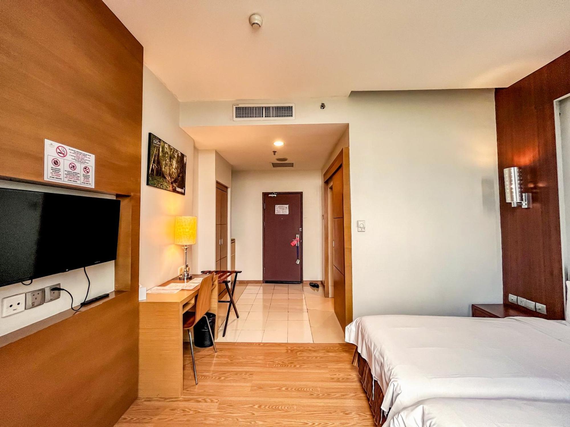 Courtyard Hotel 1Borneo Kota Kinabalu Exteriör bild