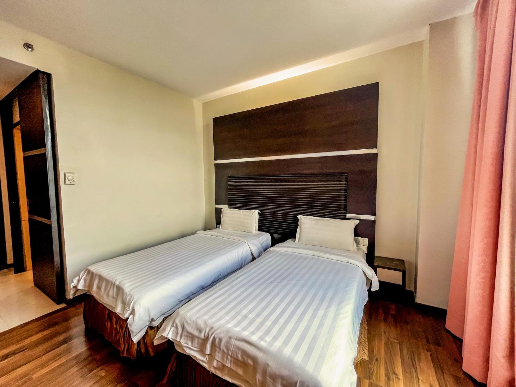 Courtyard Hotel 1Borneo Kota Kinabalu Exteriör bild